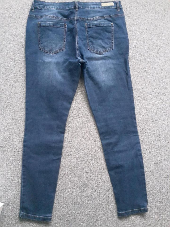 Gina Jeans Slim gr 42 in Buttenheim