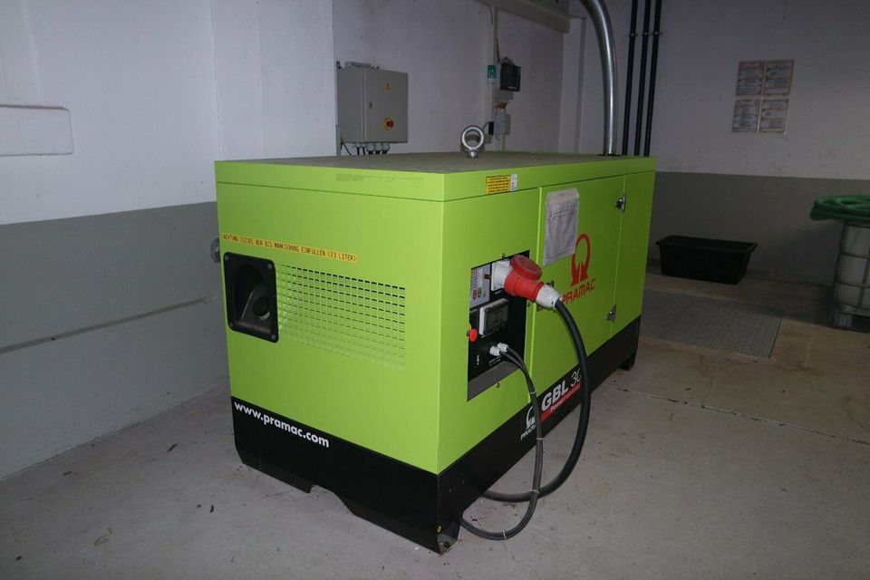 Stromgenerator 30KVA Notstromaggregat  Stromerzeuger mieten in Pulsnitz