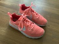Nike Air Sportschuhe Größe 38 Hessen - Kassel Vorschau