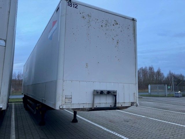 Koffertrailer mit Rolltor in Rostock