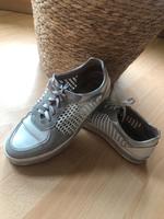 Sneaker in weiß Nordrhein-Westfalen - Hilden Vorschau
