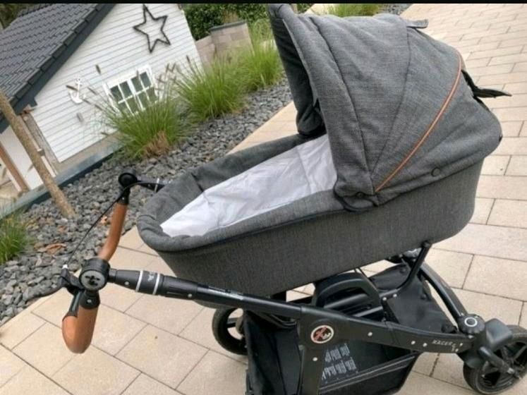 Hartan Kinderwagen in Gummersbach