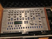 Rave-O-Lution 309 Drum Groove Synthesizer - inkl. Metallkoffer Bad Doberan - Landkreis - Bad Doberan Vorschau