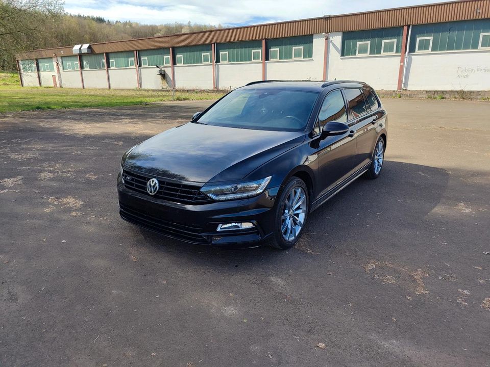 Volkswagen VW Passat Variant B8 Highline R-Line 2.0TDI in Grünberg