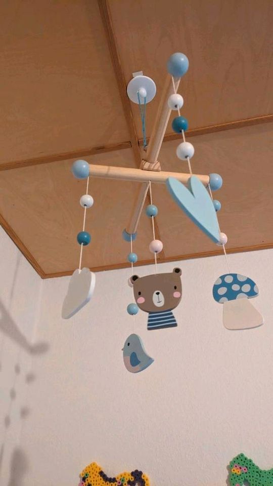 Baby Mobile mit 5 Anhängern aus Holz von Aldi, Jungen in Markkleeberg