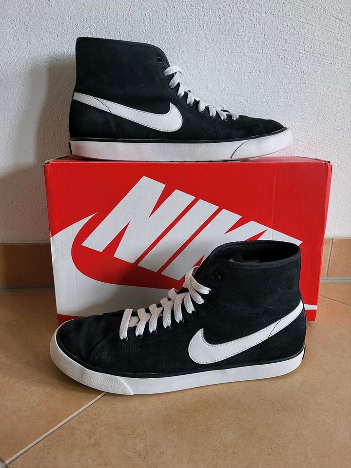 Nike Court Royale Suede mit OVP // Gr. 42 // Herren in Heinrichsthal