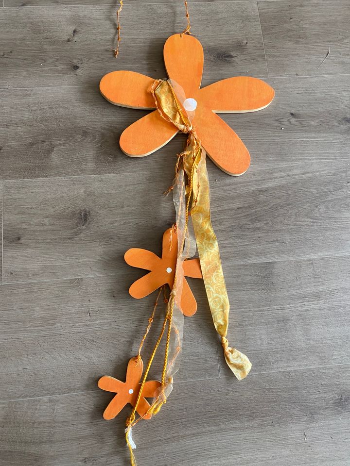 Holz-Blumen-Dekoration für Türen, Wände, etc., orange, zum Hängen in Ochsenfurt