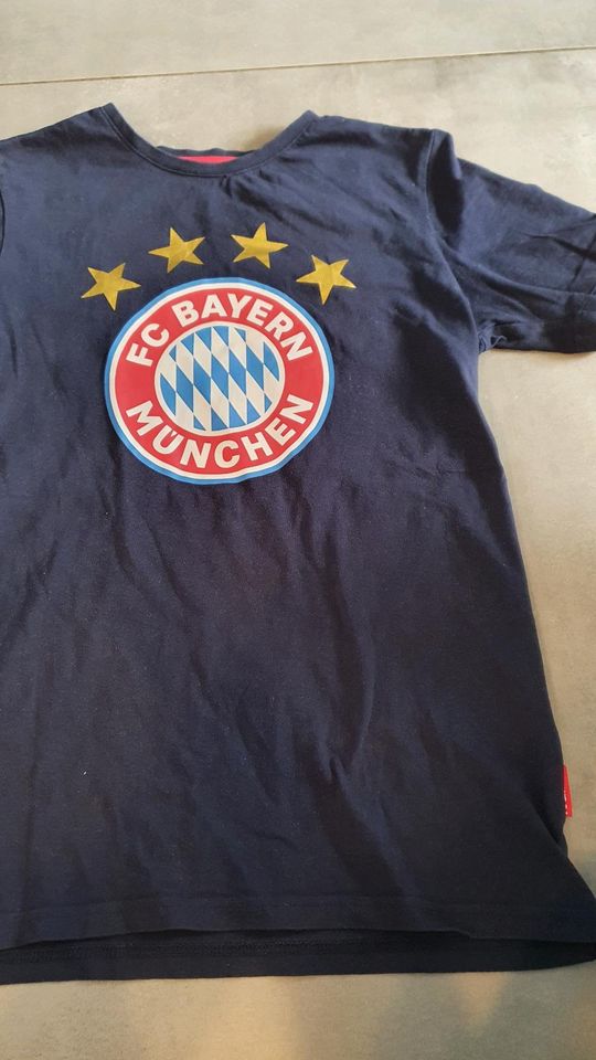 FC Bayern München Tshirt dunkelblau Gr. 164 original in Rahden