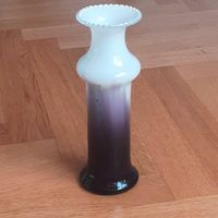 Glas-Vase weiß lila Farbverlauf violett Höhe 26 cm / breiteste St Hessen - Hattersheim am Main Vorschau
