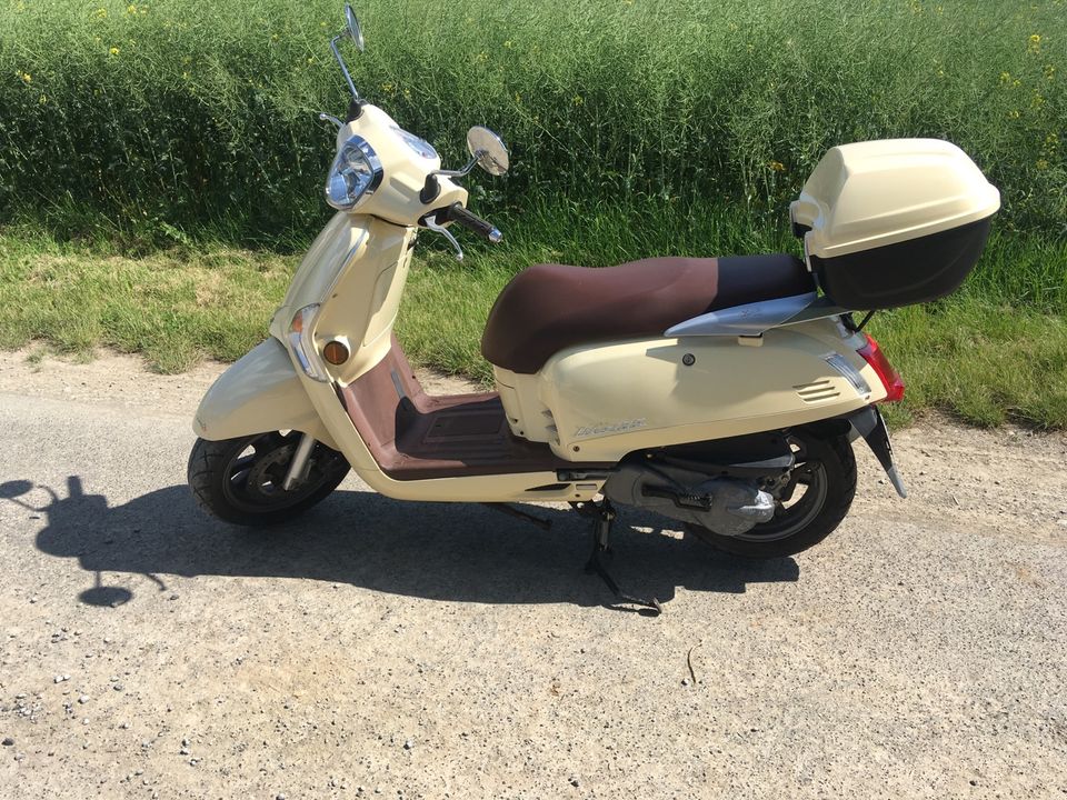 Roller, Kymco 125 in Strahlungen