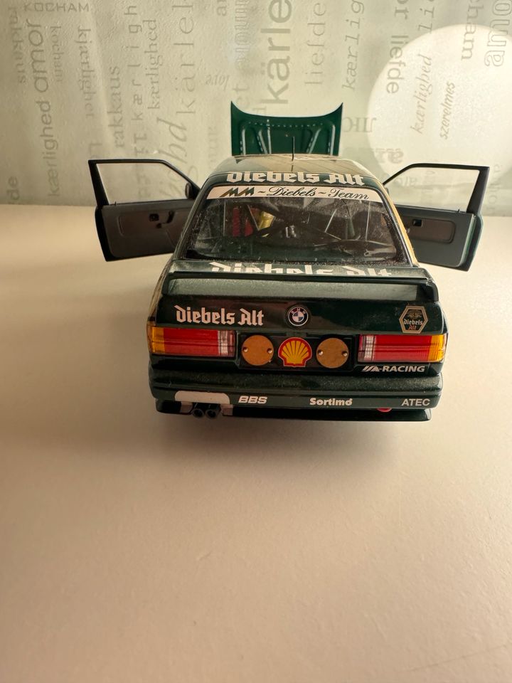 Minichamps BMW M3 E30 DTM 1990 #31 Diebels Alt F. Schickler 1:18 in Dresden