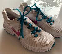 Nike Sportschuhe Gr. 39 NEU Thüringen - Schmalkalden Vorschau