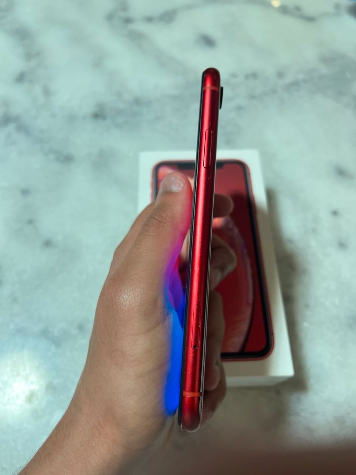 iPhone XR  ROT in Hannover