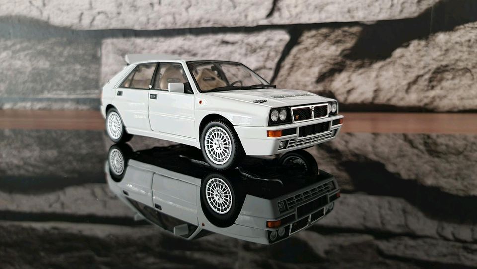 Lancia Delta HF Integrale Evoluzione 2 / Kyosho / weiß / 1:18 in Bremervörde