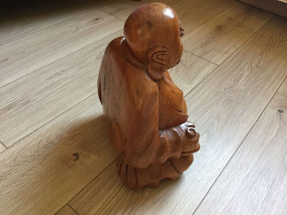 Holzfigur-Buddha aus Holz in Berlin