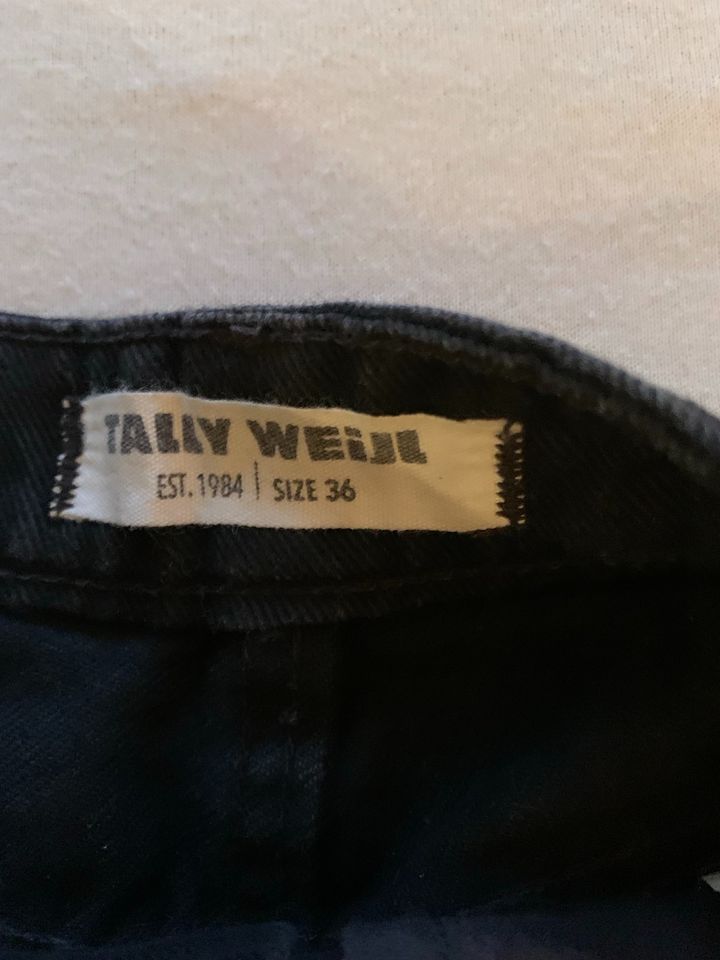 Kurze Damen Jeans, Gr 36 in Ansbach