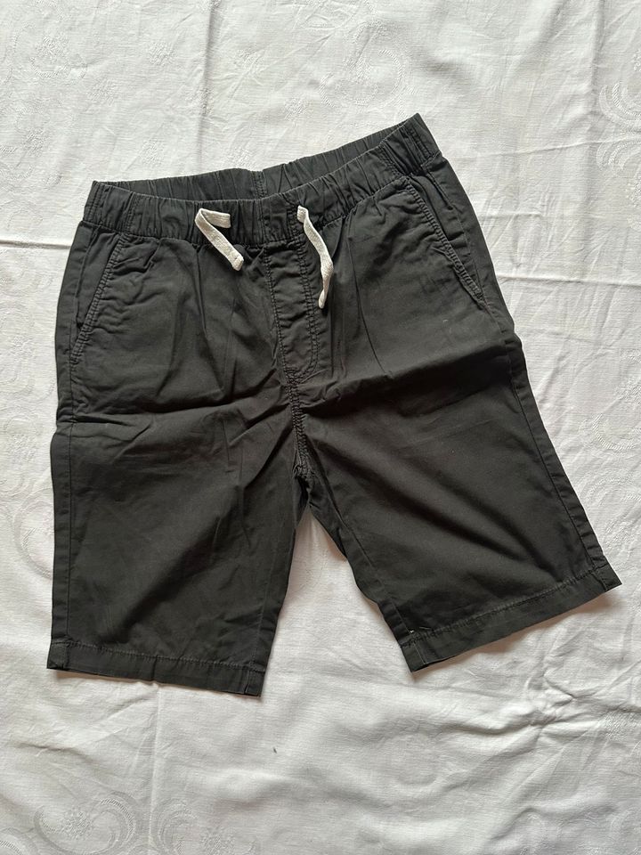 H&M Pull on Shorts schwarz 140 in Happurg