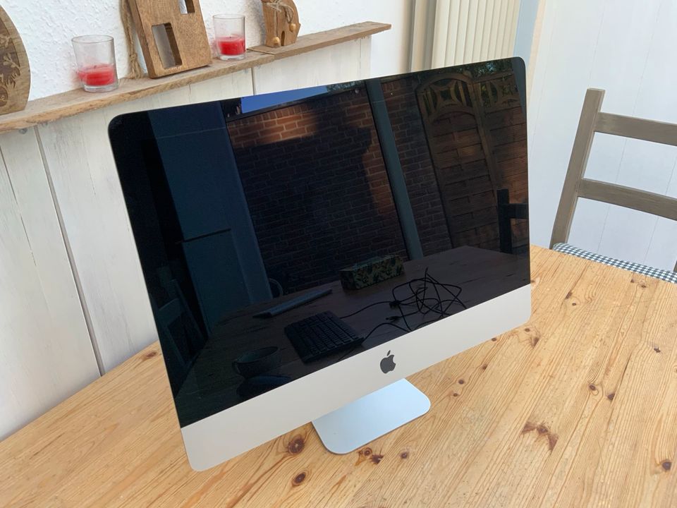 iMac (Ende 2013) 21,5 Zoll, OS-Monterey (OCLP) in Hamburg
