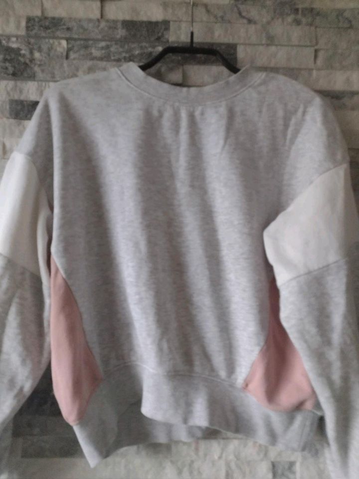 Sweatshirt Pullover gr 146 152 h&m in Berlin