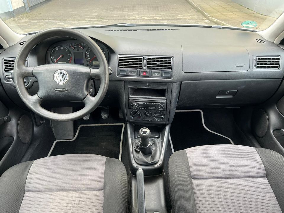 VW Golf 4 1.6 FSi Edition TÜV Neu Klima Aluräder in Heiligenhaus
