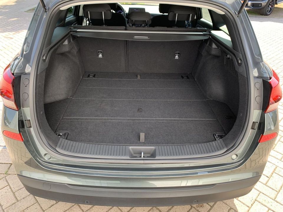 Hyundai i30 cw 1.0 T-GDI Mild-Hybrid Sitzhzg+Klima+Temp. in Eisenach
