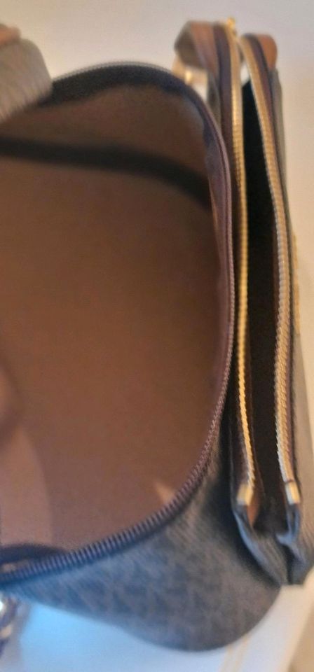 Michael Kors Handtasche Sling-Tasche Slater Medium mit Logo in Frechen