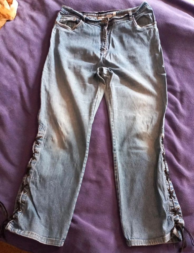 Verschiedene Damen Jeans-Hosen Gr.48 - je 3-5€ in Urbach