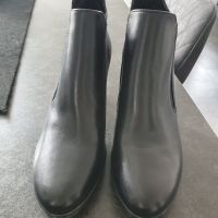 Tamaris Stiefeletten neu Gr 40 schwarz Leder Nordrhein-Westfalen - Oerlinghausen Vorschau