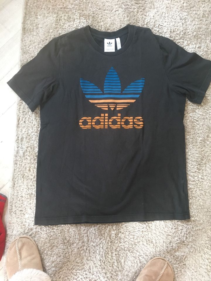 Adidas t Shirt top Shirt neu blau schwarz Rarität in Kempten