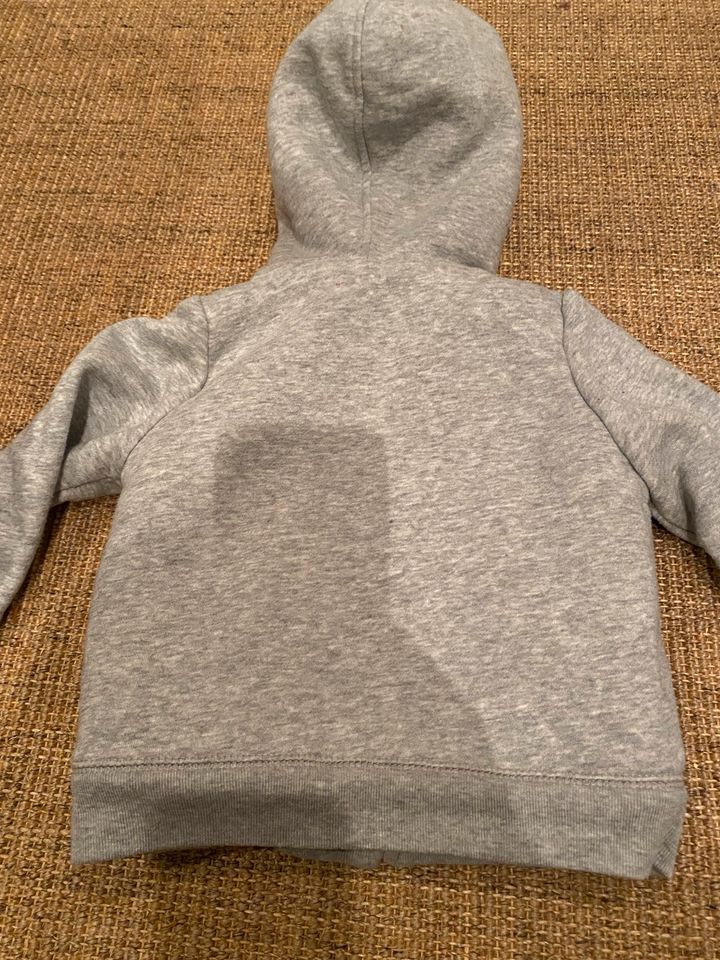 GAP Sweatshirt Jacke 18 - 24 Monate grau Mädchen in Stuttgart