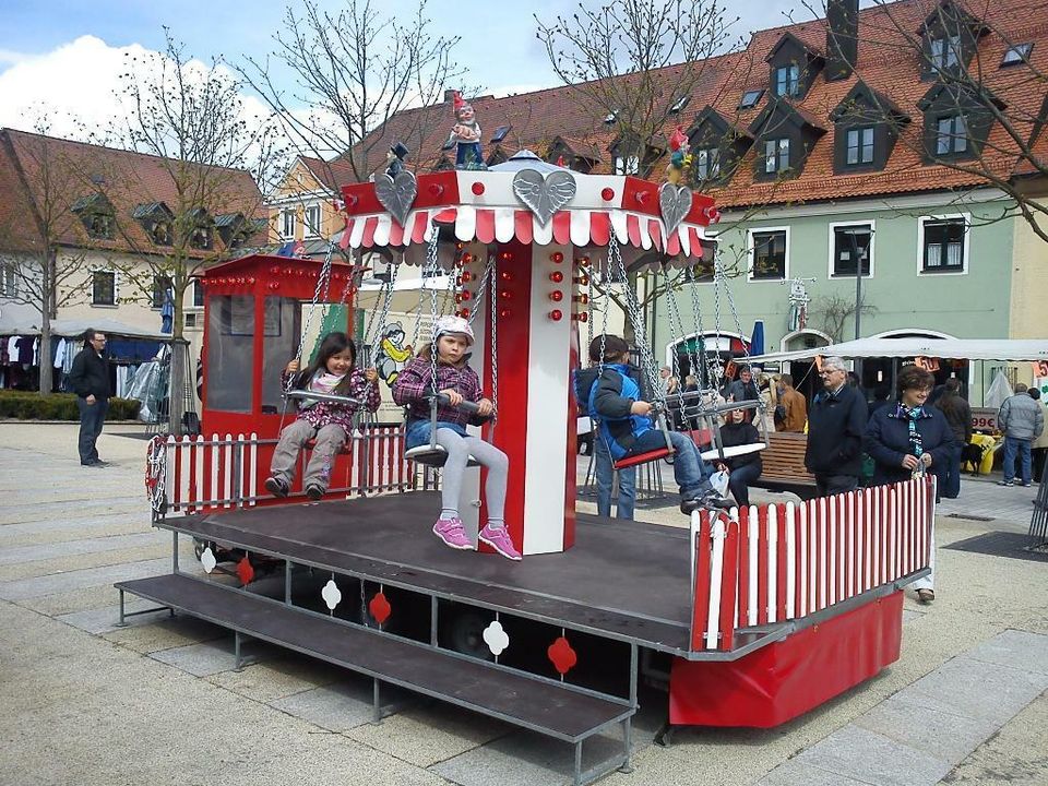 Karussell, Kettenkarussell, Kindergeburtstag,Feste oder Feiern in Reuth