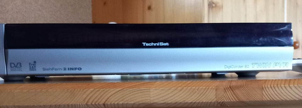 TechniSat Digitaler Twin Receiver mit Festplatte in Gärtringen