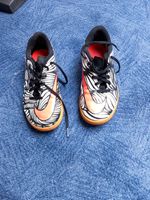 Nike Indoor Sportschuhe Gr. 35,5 Hessen - Eppstein Vorschau