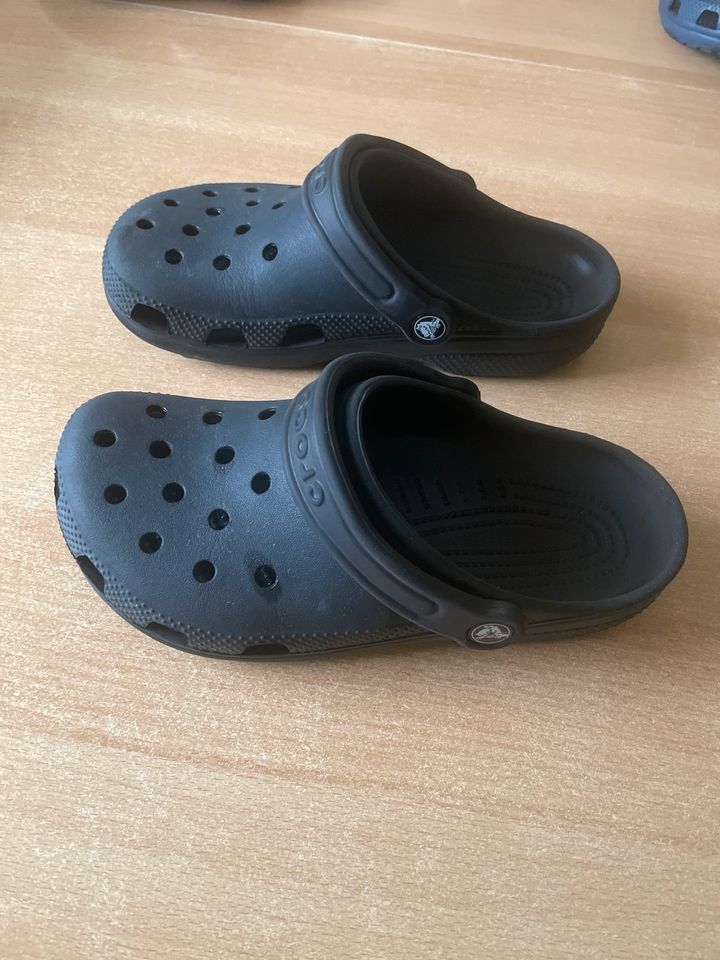 Kinder Crocs sehr gut erhalten in der Farbe Scwarz gr 36/37 in Herne