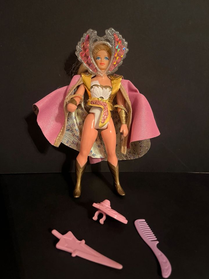 Motu Figur She-Ra/ 1A Traum Zustand /Vitrine /100% komplett in Karlsruhe