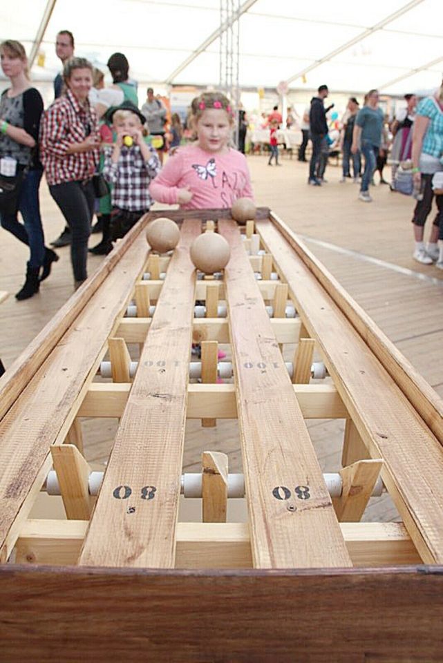 Kindergeburtstag Jahrmarkt Karussell Hüpfburg Büchsenwerfen Lukas in Magdeburg