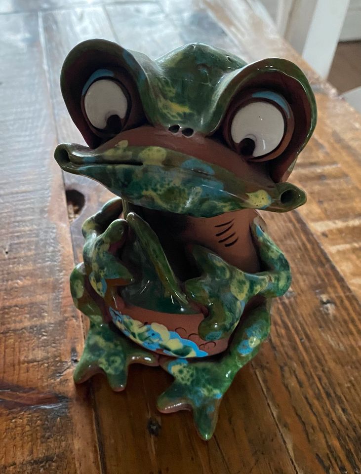 Handmade getöpferte Spardose Frosch Unikat in Winterstein