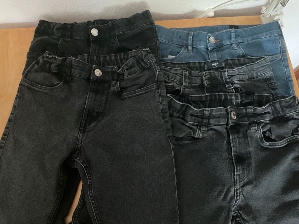 5 Jeans schwarz & blau 152 in Hannover