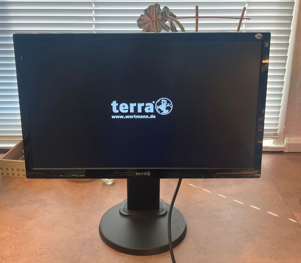 22-inch Terra 2255W PV 1280 PV LCD Monitor, schwarz, Stereo in Seelze