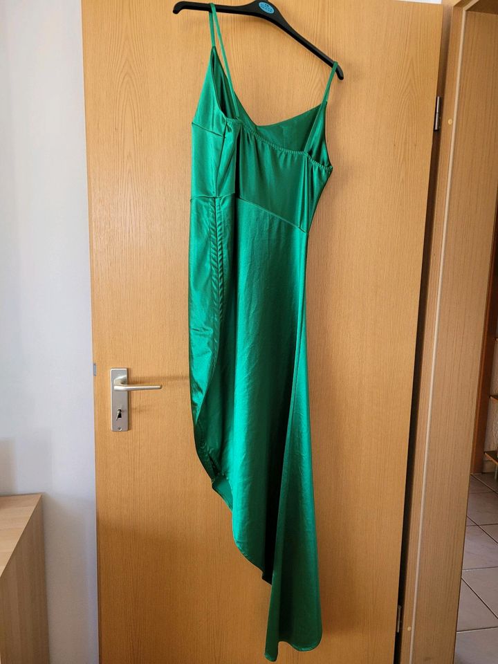 Grünes Kleid in Geislingen an der Steige