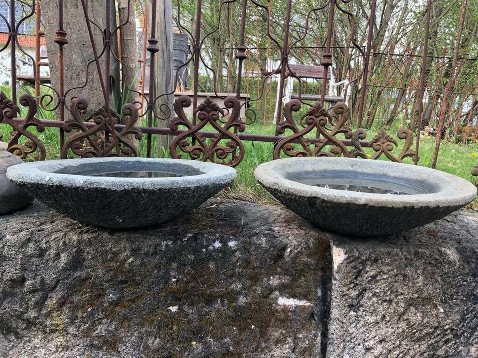 Wasserschale Naturstein Basanit Vogeltränke Vogelbad Schale in Hattenhofen