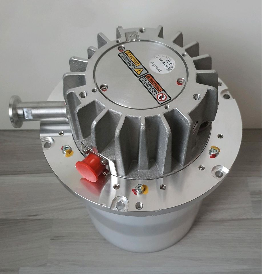 Agilent Technologies / Varian TV 401/301 NSF Turbo Pump in Hamburg