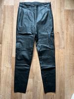 Kunstleder Hose mit einem passenden Shirt Mecklenburg-Vorpommern - Wismar Vorschau