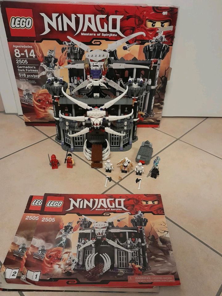 Lego Ninjago 2505 Garmadons Festung in Siegen