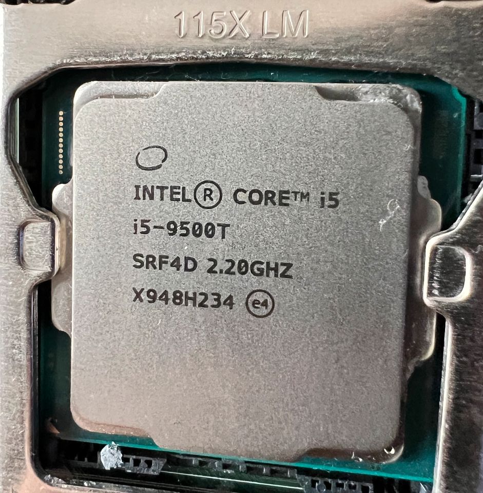 Intel i5-9500T 2.20GHZ Boost 3.70GHZ in Schönebeck (Elbe)