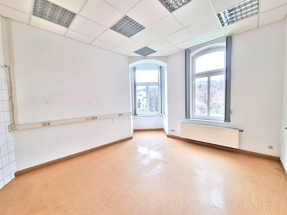 *** Preisreduzierung*** Großzügige Etagenwohnung zum Selbstverwirklichen - egal ob Wohnung, Praxis oder Büro in Eisenach