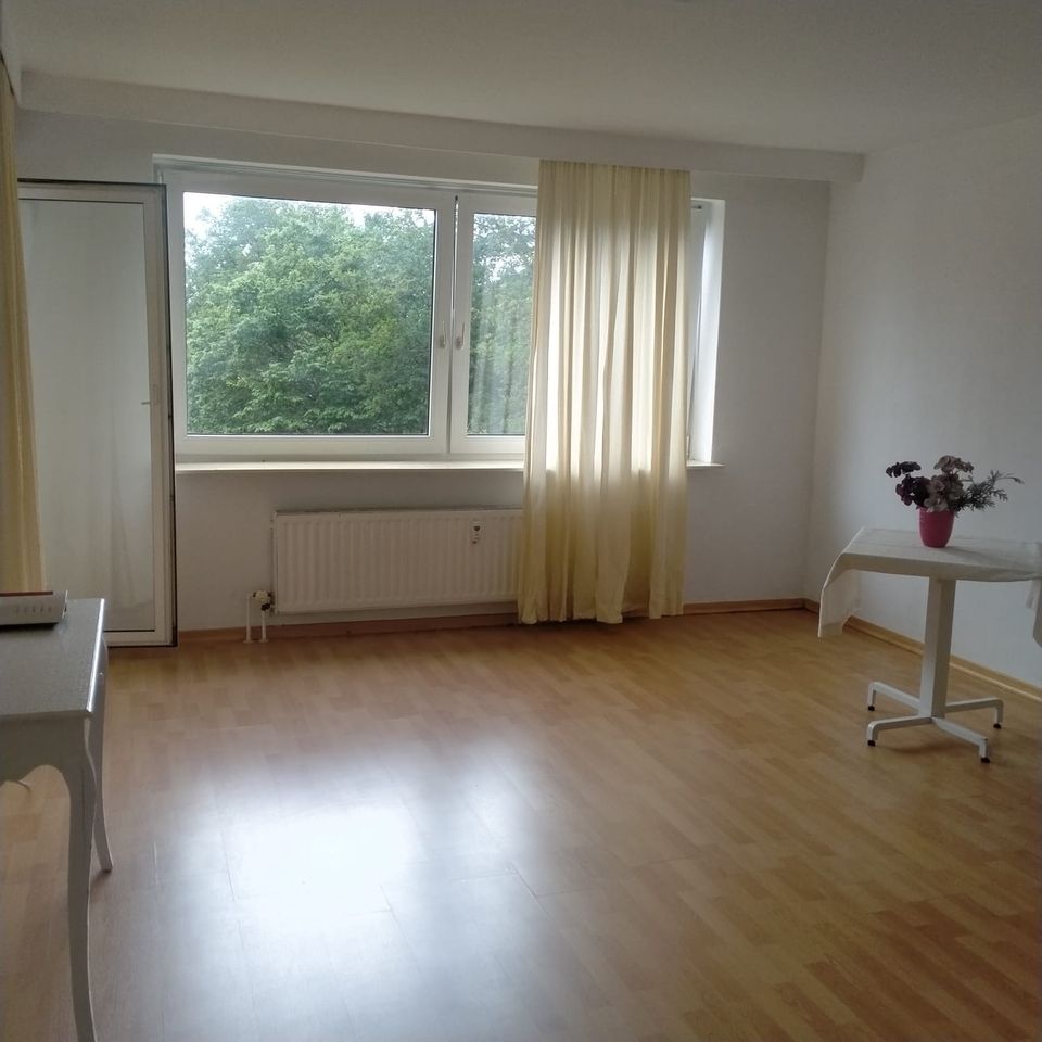 3 Zimmer Wohnung in Altwarmbüchen 3 OG in Hannover