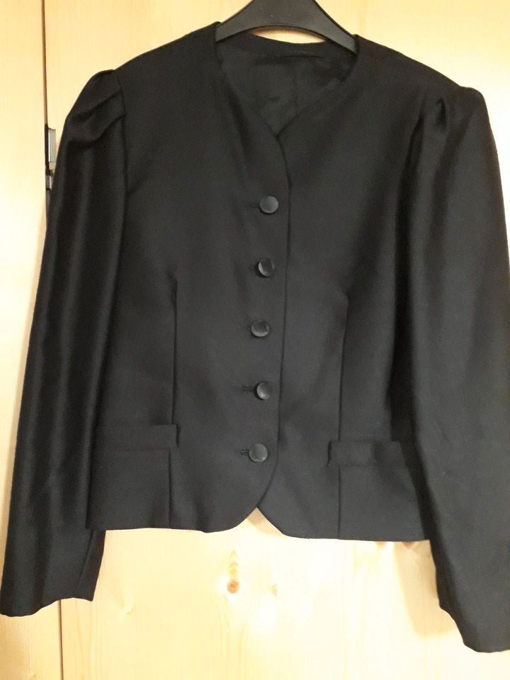 Anzug Blazer Rock Handarbeit Kostüm schwarz 2-teilig Jacke in Hindelang