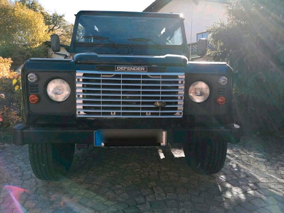 Landrover Defender 110 "Style" Stationwagon Td5 in Freyung