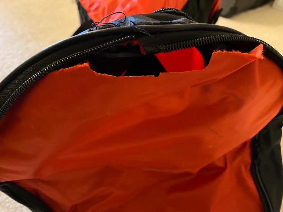 Diverse Tasche zu verschenken in Düsseldorf